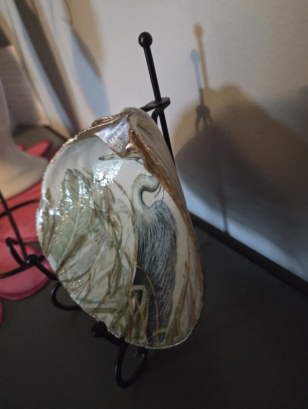 Handcrafted Large Clam Heron Design Shell - Picture 4 of 5